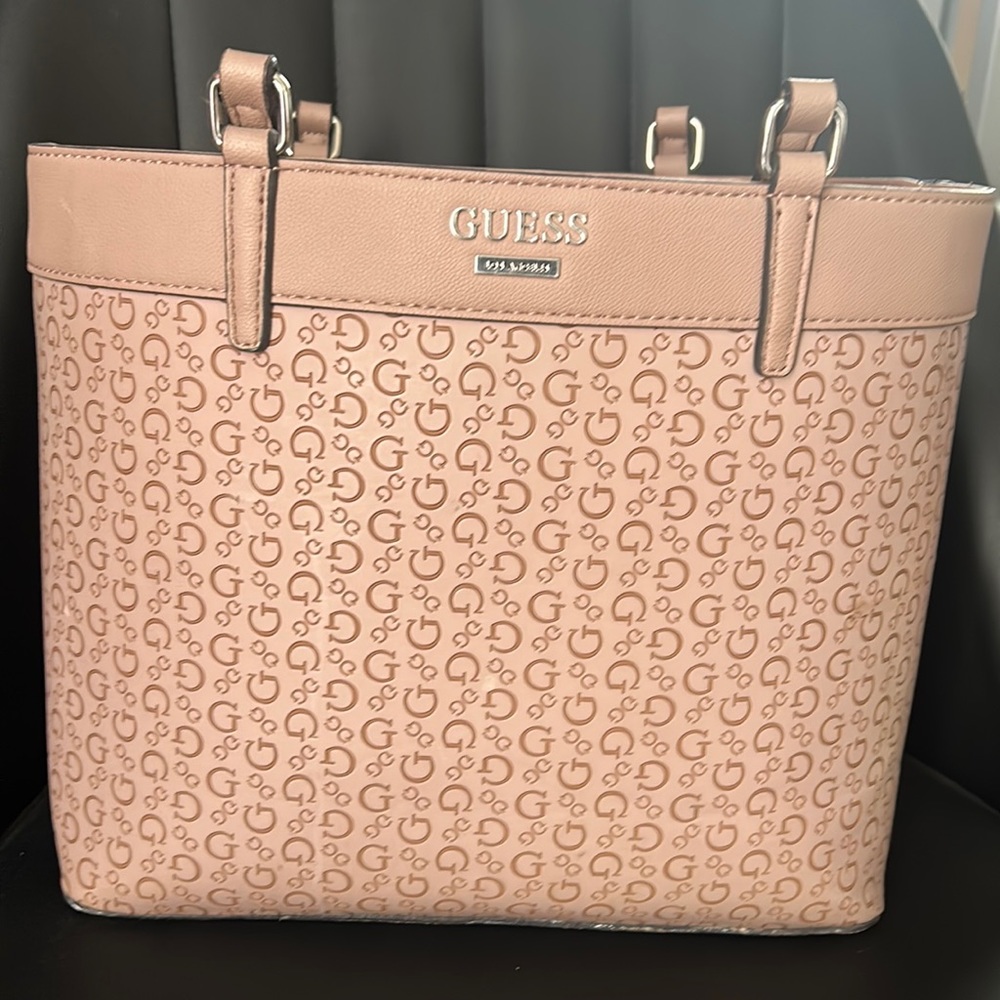 Guess purse new condition mauve pink